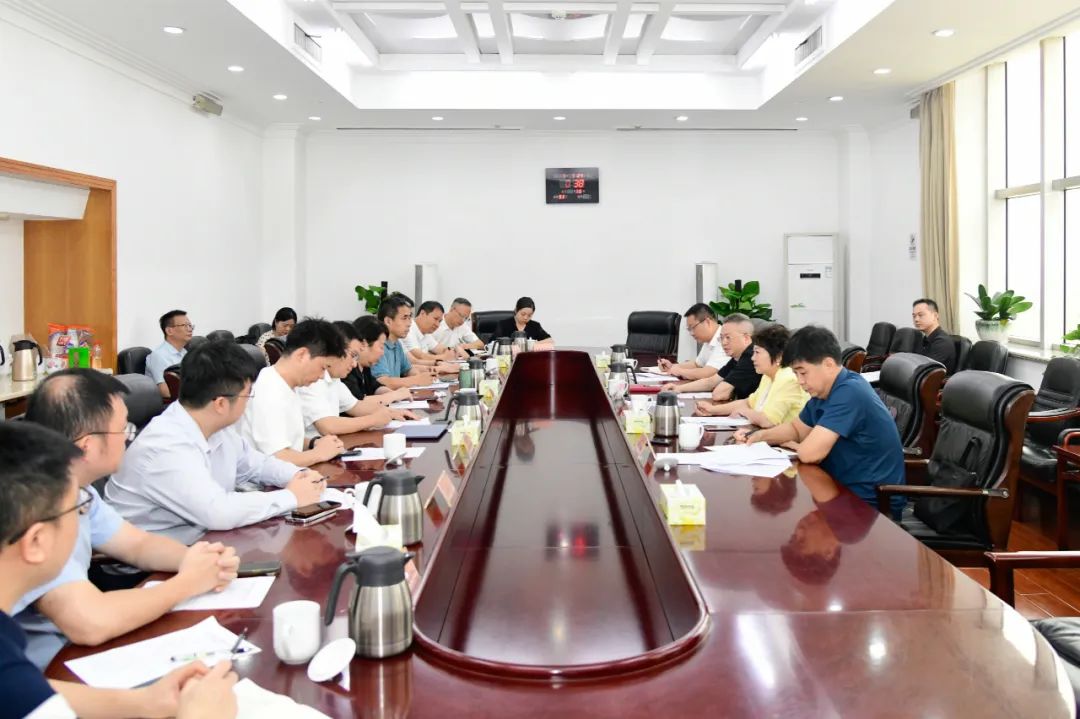 图为座谈会现场。