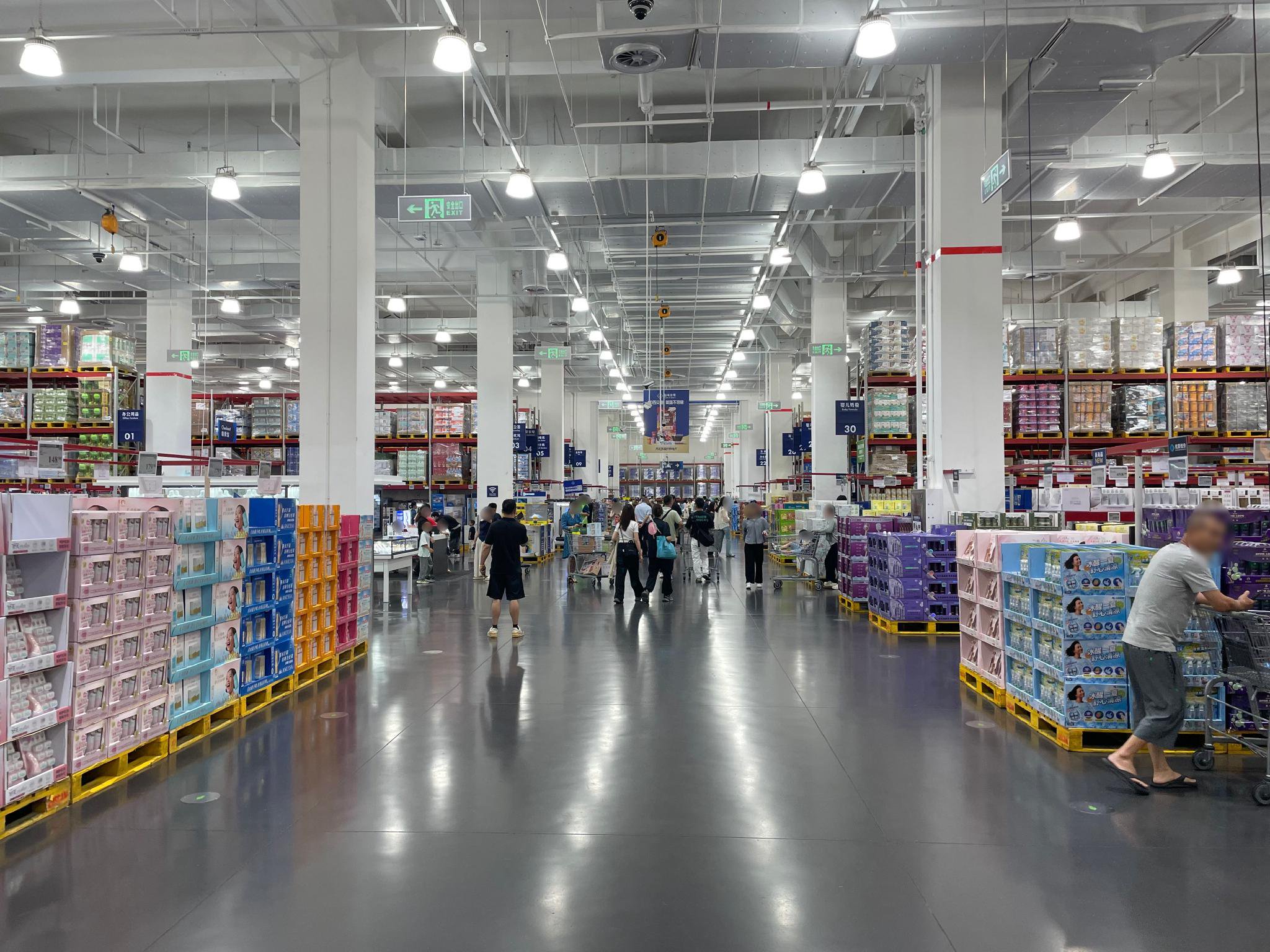 休闲食品抢占山姆货架，卤味巨头周黑鸭接连上架新品，洽洽去年卖了2亿