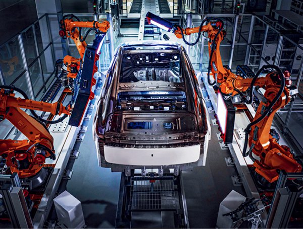 尊界超级工厂AI智检现场