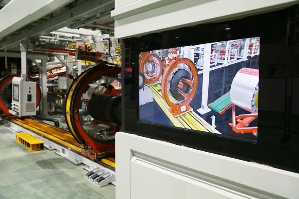 赛轮轮胎制造轮胎的成型工序 本报记者 张鹏飞 摄