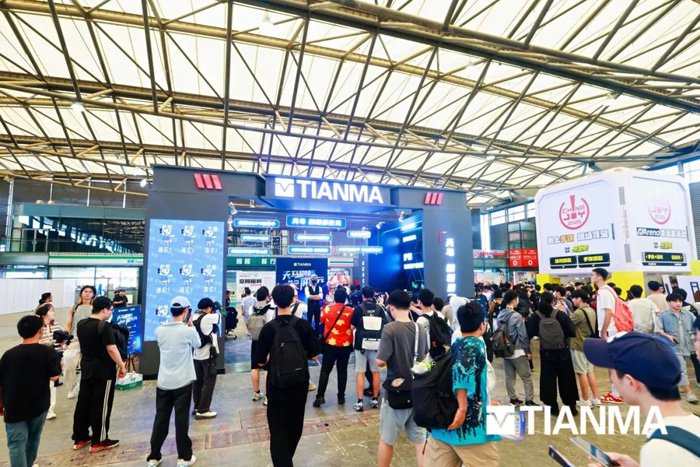 天马首秀2025ChinaJoy，高刷+护眼黑科技刷新屏次元