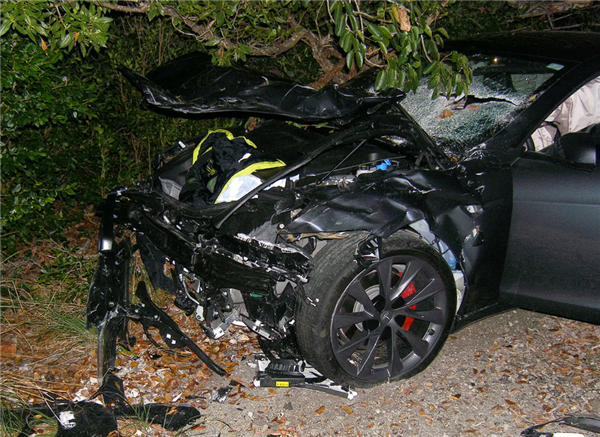 车主开启Autopilot发生致死事故！特斯拉被判2亿美元赔偿