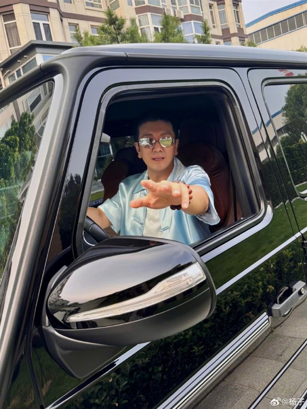 车评人闫闯称百万豪车大G不如20万国产车引争议：杨子喊话对方看现场实测