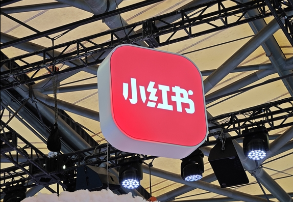 小红书开源最新多模态大模型dots.vlm1：性能跃升顶尖梯队