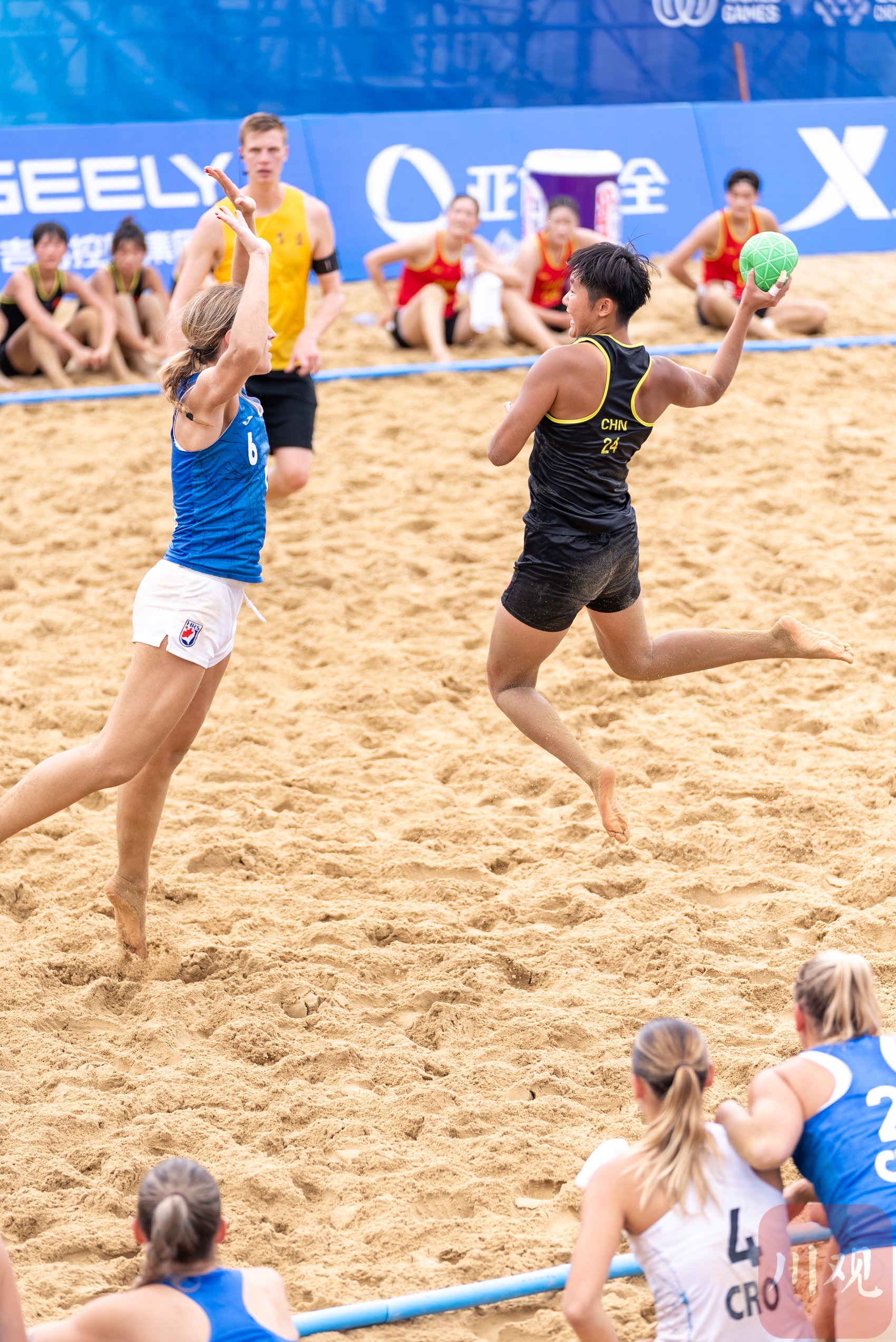 c视觉丨成都世运会沙滩手球比赛开赛