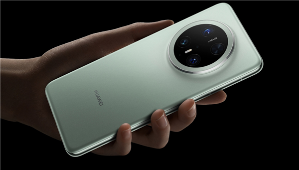 支持全新AI隔空传送，通过AI姿态感应器的手势识别，隔空即可将图片或截图传到另一台设备上，让用户抓放自如、张手就来。