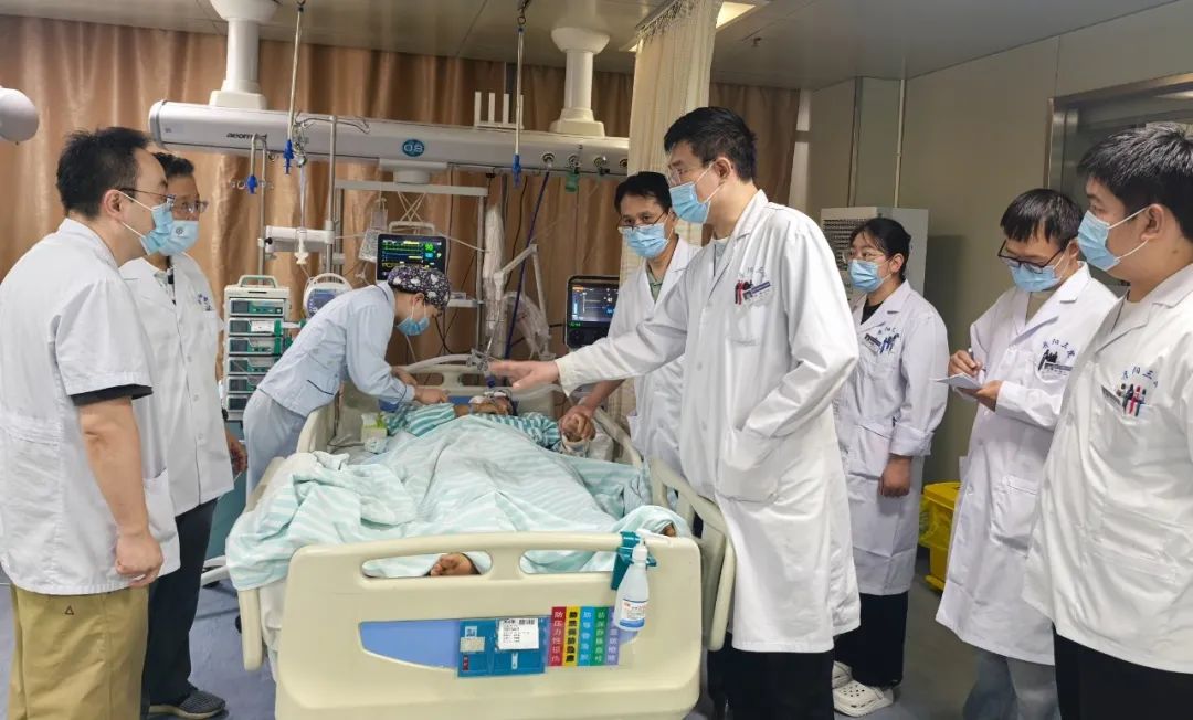 外卖员遭车祸受重伤,多学科通力合作跑赢"死神"