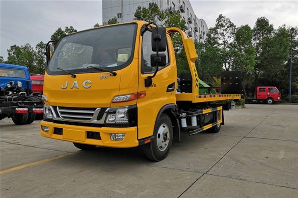 再也不怕被坑了！江苏省：9月1日起免收高速救援拖车吊车费