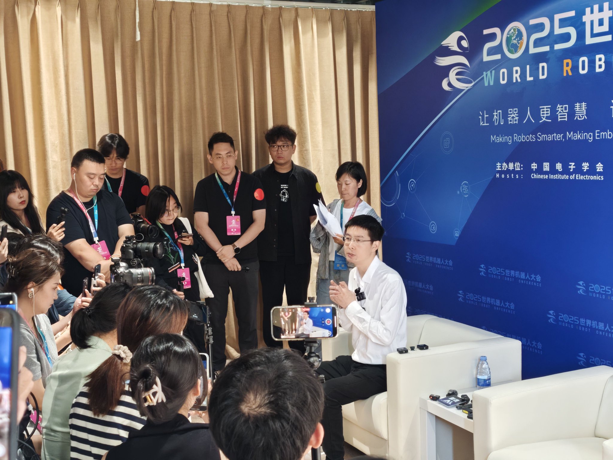 关于宇树科技筹备上市,宇树科技创始人、CEO王兴兴答中证报记者问|机器人_新浪财经_新浪网