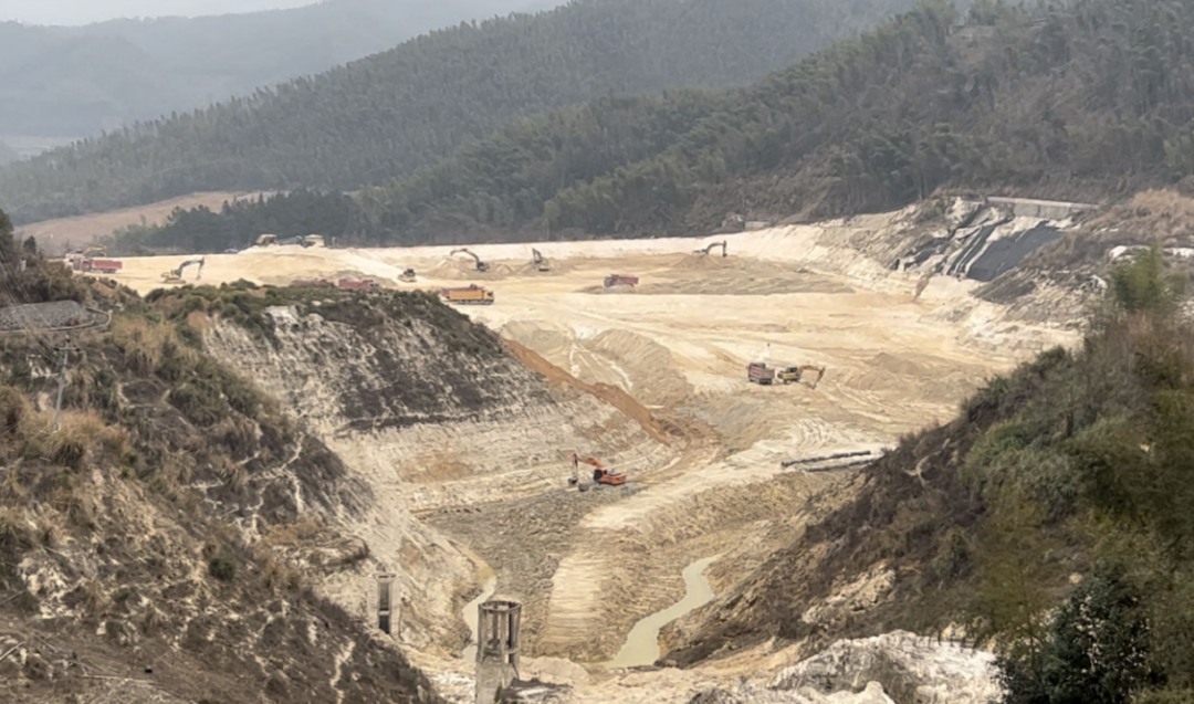 图为宜春某锂矿区。