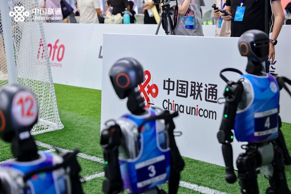 人形机器人足球测试赛现场