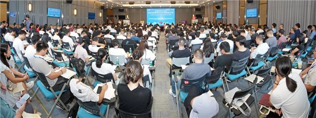 300学员会场共鸣 | 开班仪式现场氛围热烈