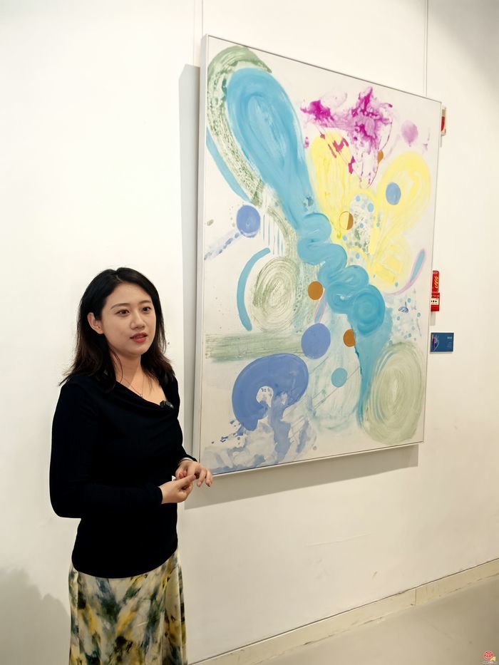 济南籍留美青年女画家楚天宇个展亮相山东美术馆