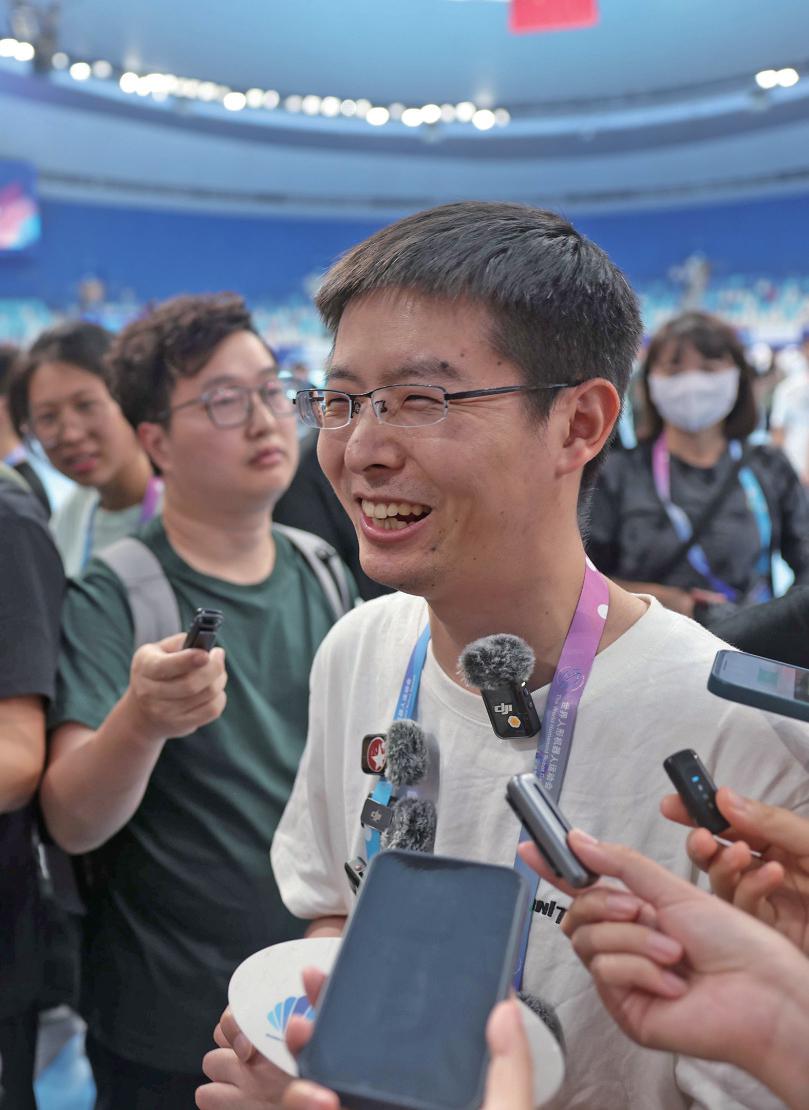 宇树科技创始人兼CEO王兴兴:将推进人形机器人在工业等领域的应用|机器人_新浪财经_新浪网