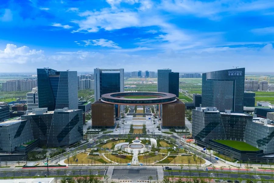 滴水湖金融湾“荣耀之环”