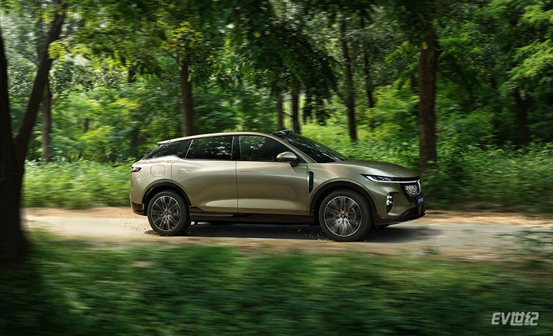 岚图高管邵明峰：补能效率是混动市场下一战场