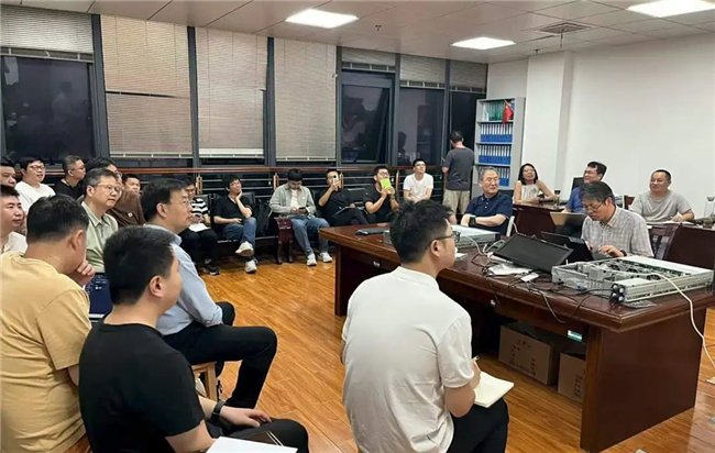 信创厂商在常德二院讨论系统切换方案