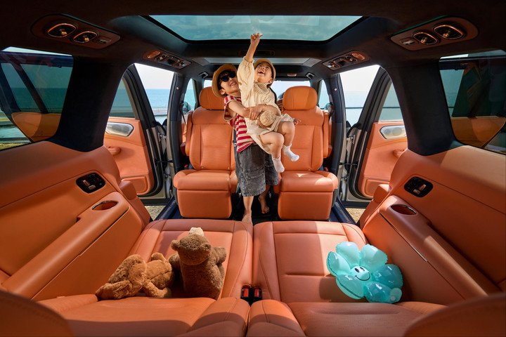 ▲领克 900 旋转座椅对坐模式