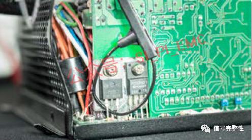 图 8：缠绕到元器件上的 Rogowski 探针