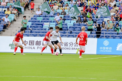 （揭幕战中，吴川青年队3-0战胜南沙湾区青年队）