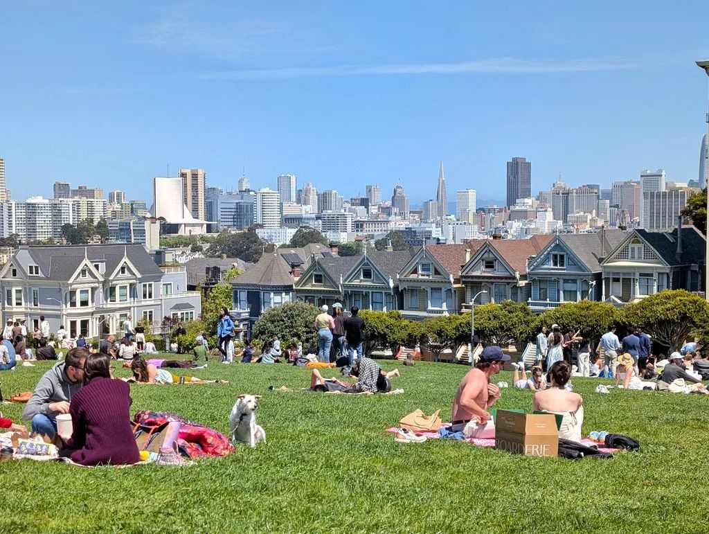 左右滑动查看更多