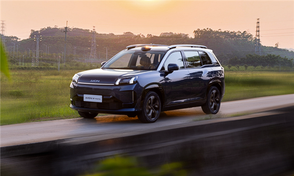 后悬升级五连杆 广汽埃安V霸王龙家庭版上市：补贴后9.48万起