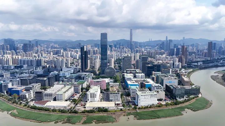 位于深圳市福田区的河套深港科技创新合作区（无人机照片，2025年4月24日摄）。