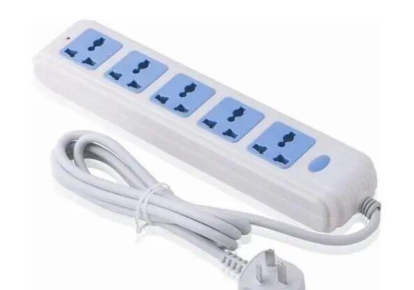 央视：万能插线板早已被禁用，家里有的尽快扔掉