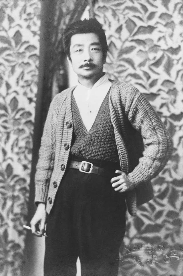 "鲁迅夹烟"从哪儿来?