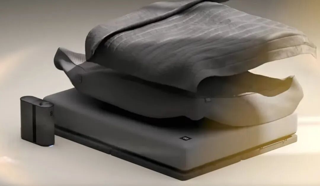 （产品演示图，来源：Eight Sleep官网）