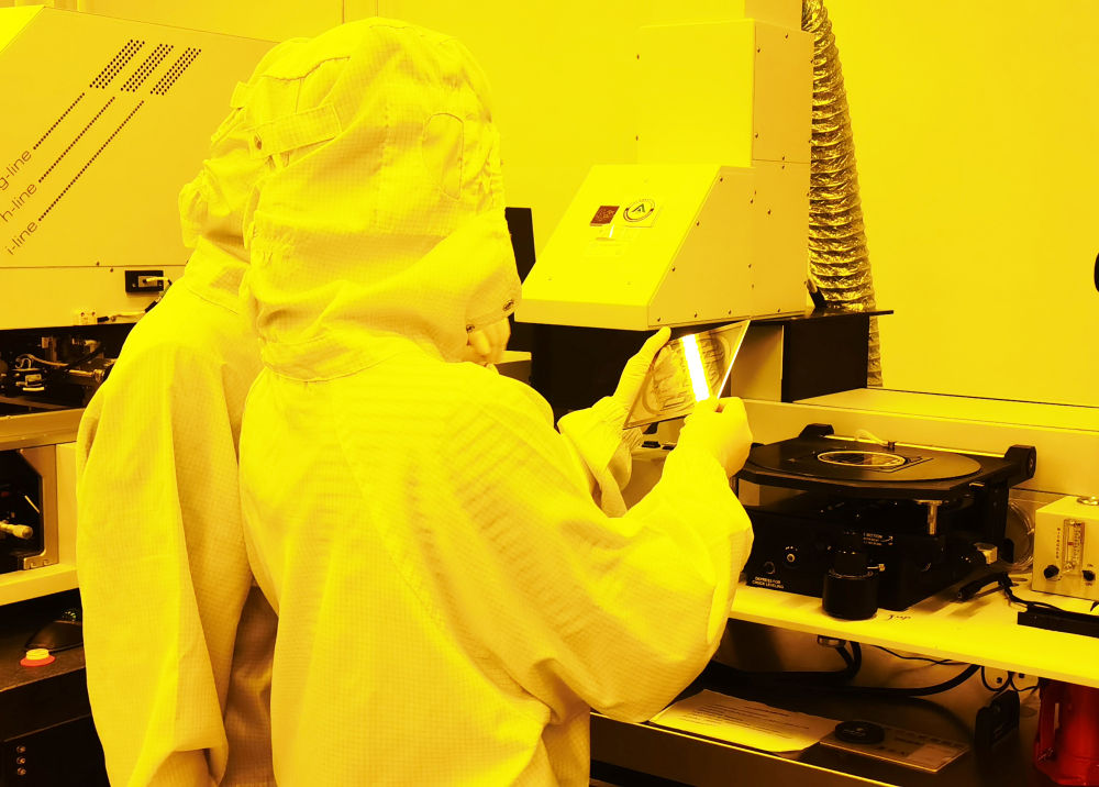 　　  图为空天院脑机接口器件工艺制作现场。（中国科学院空天信息创新研究院供图）