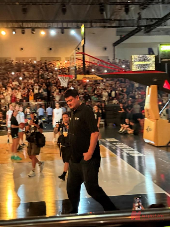 姚明现身库里中国行现场，发起公益项目 图片来源：每经记者 孙宇婷 摄