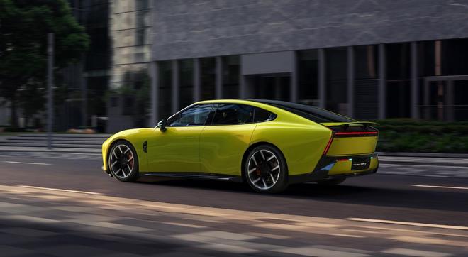  小鹏P7 图源：小鹏汽车官方微博