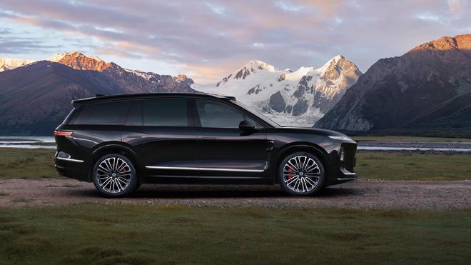  蔚来ES8 图源：蔚来官方微博