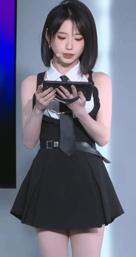 LPL新美女主持惊艳亮相 前SHY48女团成员！