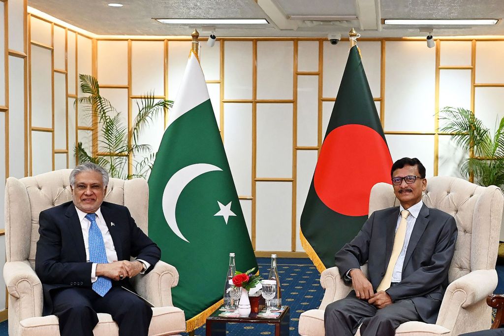 当地时间2025年8月24日，孟加拉国达卡，巴基斯坦副总理兼外长伊沙克·达尔对孟加拉国进行了访问。视觉中国 图