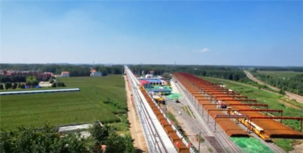 雄商高铁全线铺轨：设计时速350公里 正线552公里