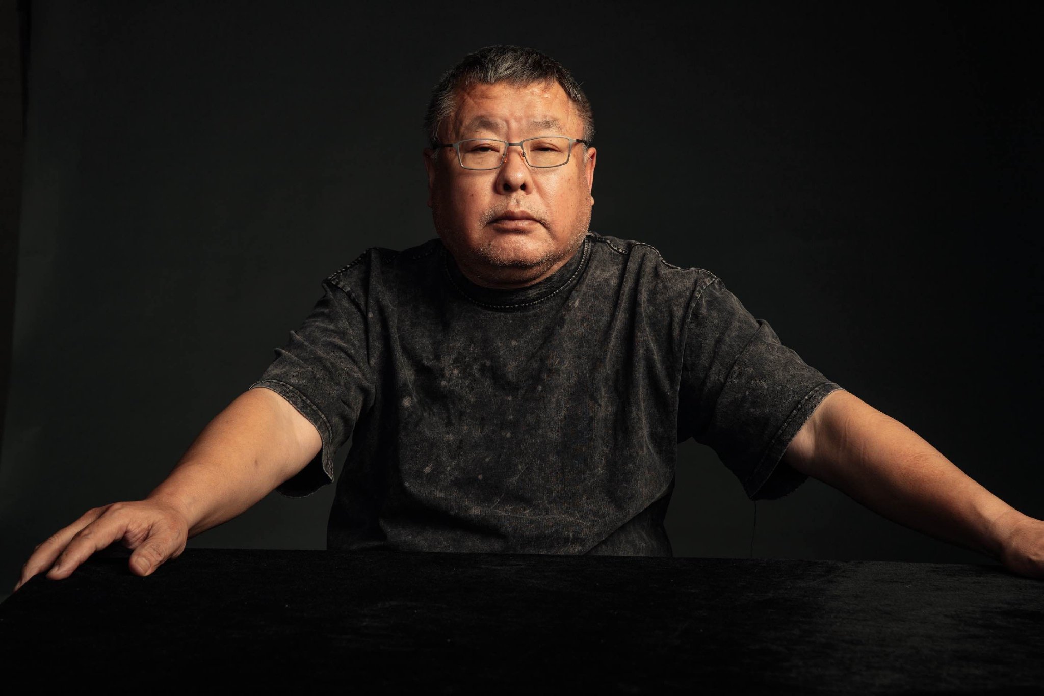 《生还》导演高群书:我不愿拿抗联题材去割韭菜,良心过不去 |专访_新浪财经_新浪网