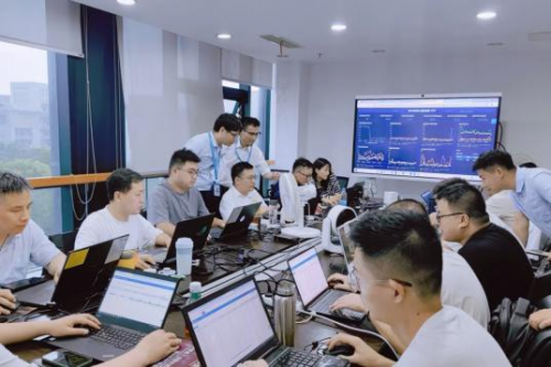 在嘉兴，浙江移动保障团队利用AI大模型保障平台精准快捷输出所有场馆的扩容保障建设方案