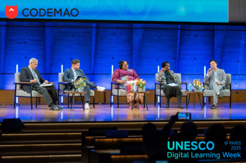 编程猫创始人兼CEO李天驰参与全体会议