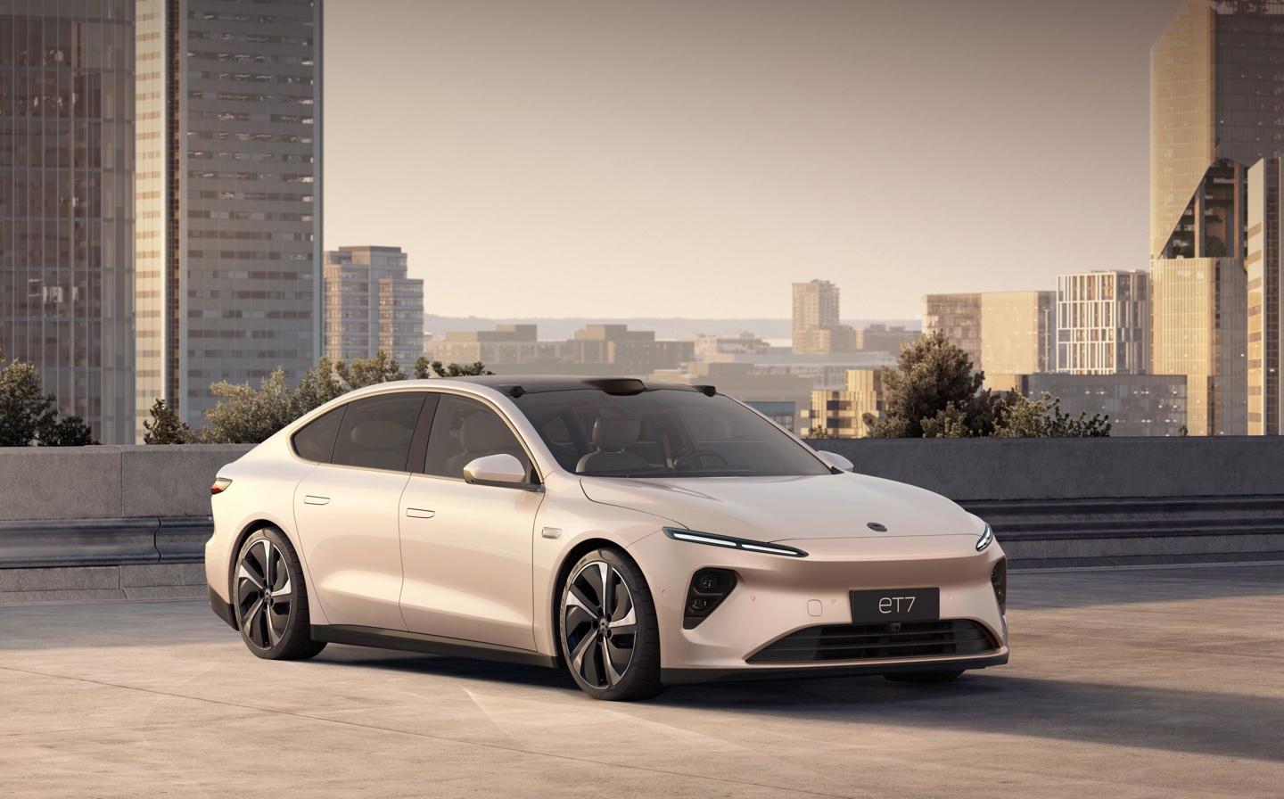 李斌：蔚来 ET5 / T、ES / EC6 及 EC / ET7 明年都没有换代计划