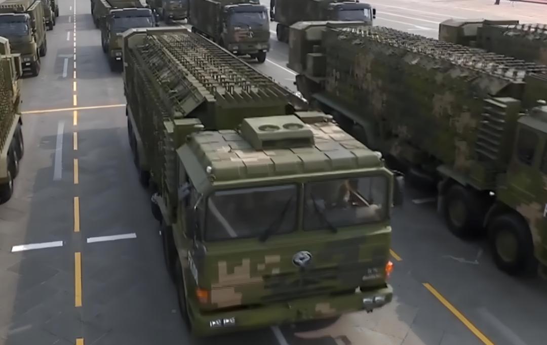 新能源汽车_中国新能源车企阅兵_比亚迪T18纯电动环卫车