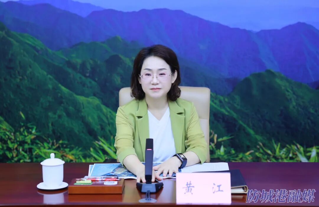 9月4日，市委书记黄江会见唐山凯荣国际贸易有限公司董事长胡爱东一行。图为