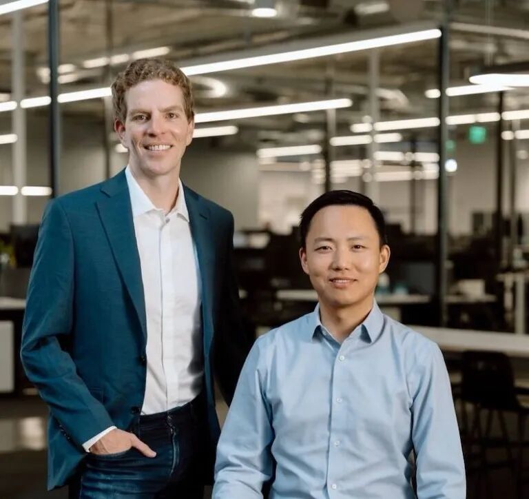 （戴夫与朱佳俊，图源：朱佳俊的社媒）