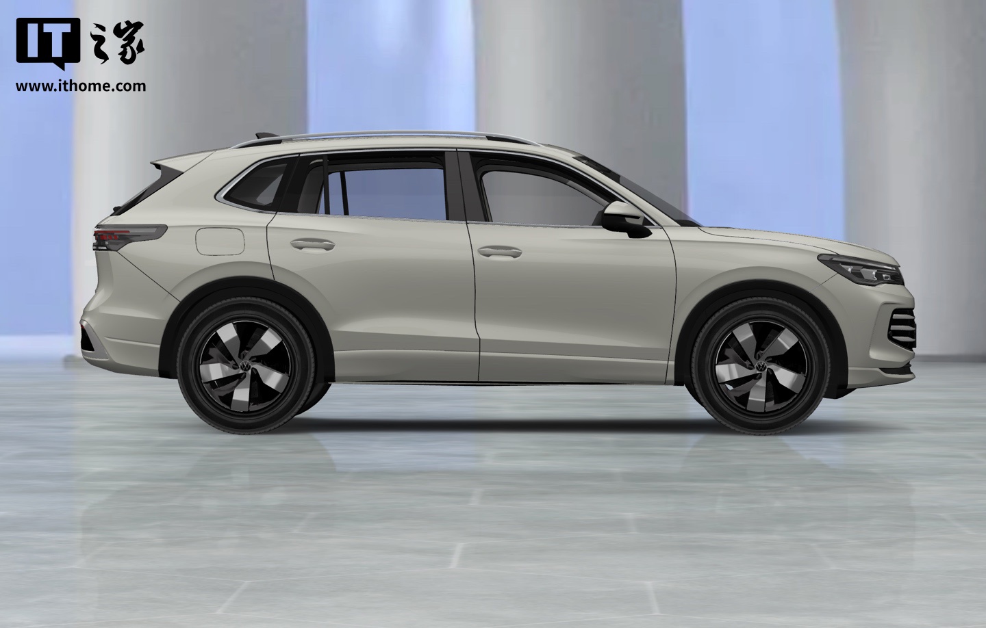 ▲ 新增的“镭射白”车色