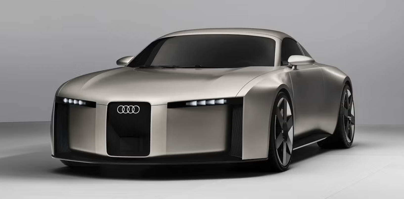 奥迪全新概念跑车的「曼达洛人」前脸造型确实太科幻了｜图片来源：奥迪汽车