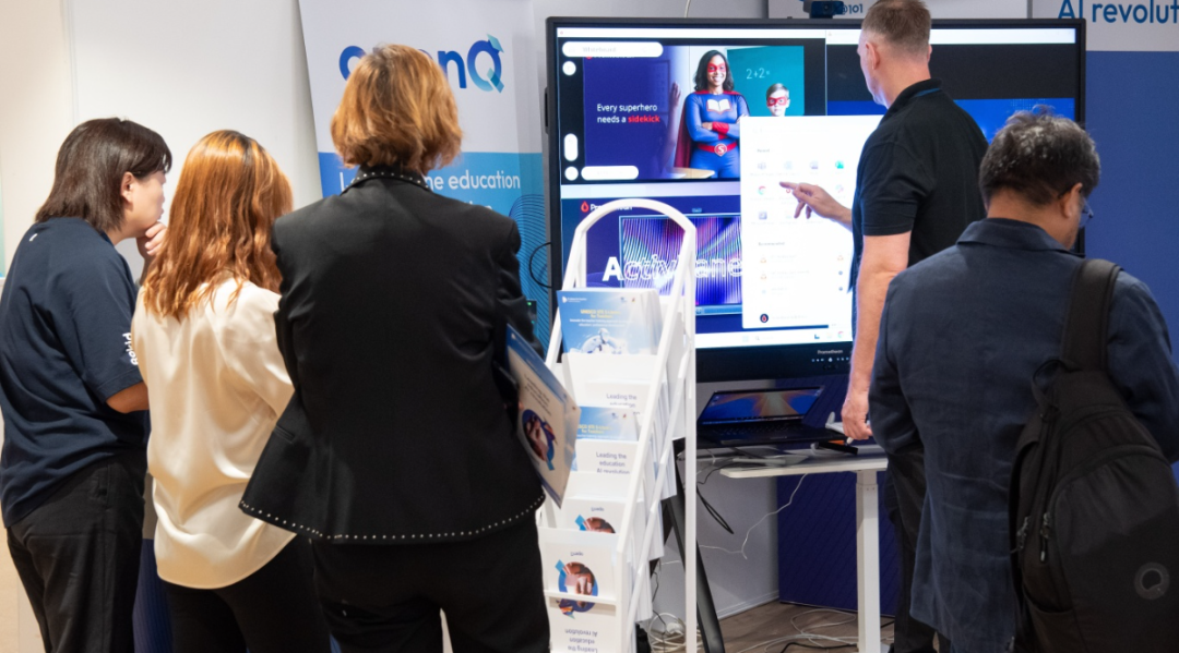 网龙展示了交互式AI数字人、普罗米休斯ActivPanel 