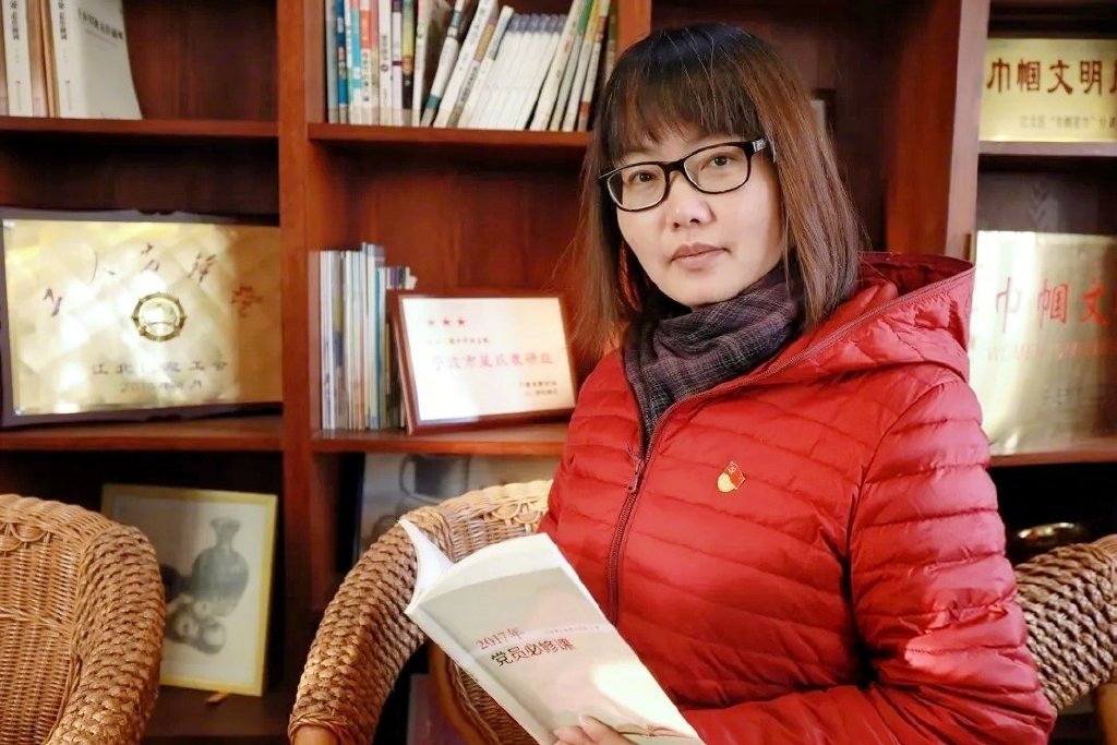 虞诗景:从“被照亮”到“成为光”,两代师者的教育接力|宁波市_新浪财经_新浪网