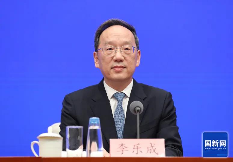 工信部部长李乐成：推进行业治理现代化！宁可跨前一步形成交叉、不可退后一步留下空当|李乐成_新浪财经_新浪网