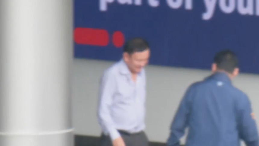 △8日，他信出现在曼谷。